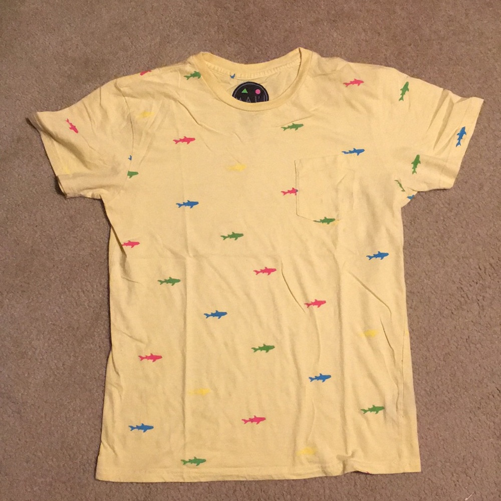 Maui and sons T-shirt